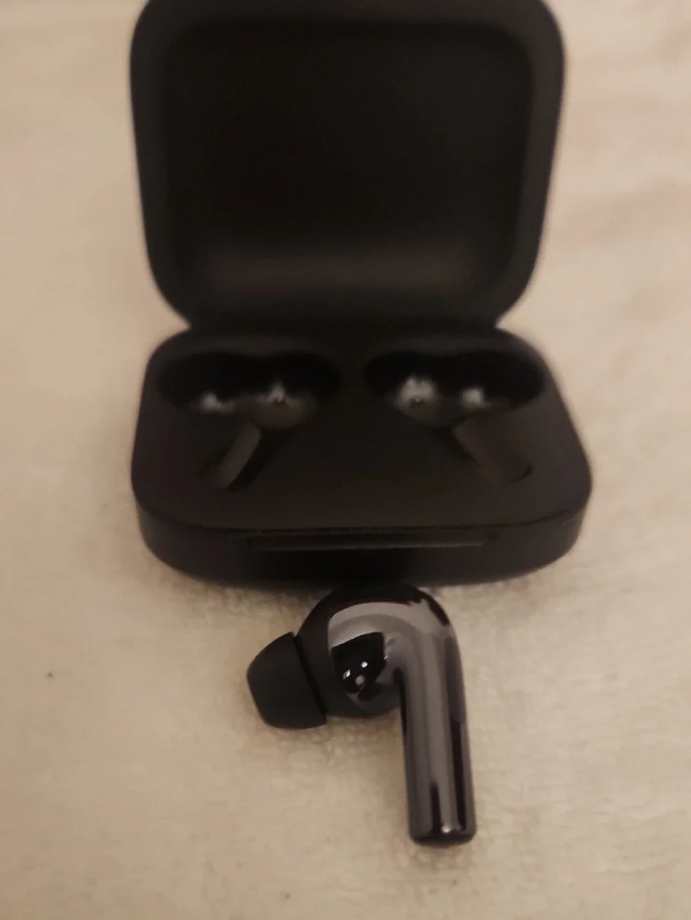 OnePlus Matte Black Earbuds Charging Case